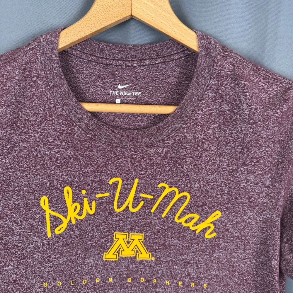 Nike Minnesota Golden Gophers Ski-U-Mah Heather Maroon T-Shirt Mens Large
